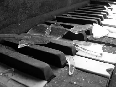 Dead Piano thumbnail