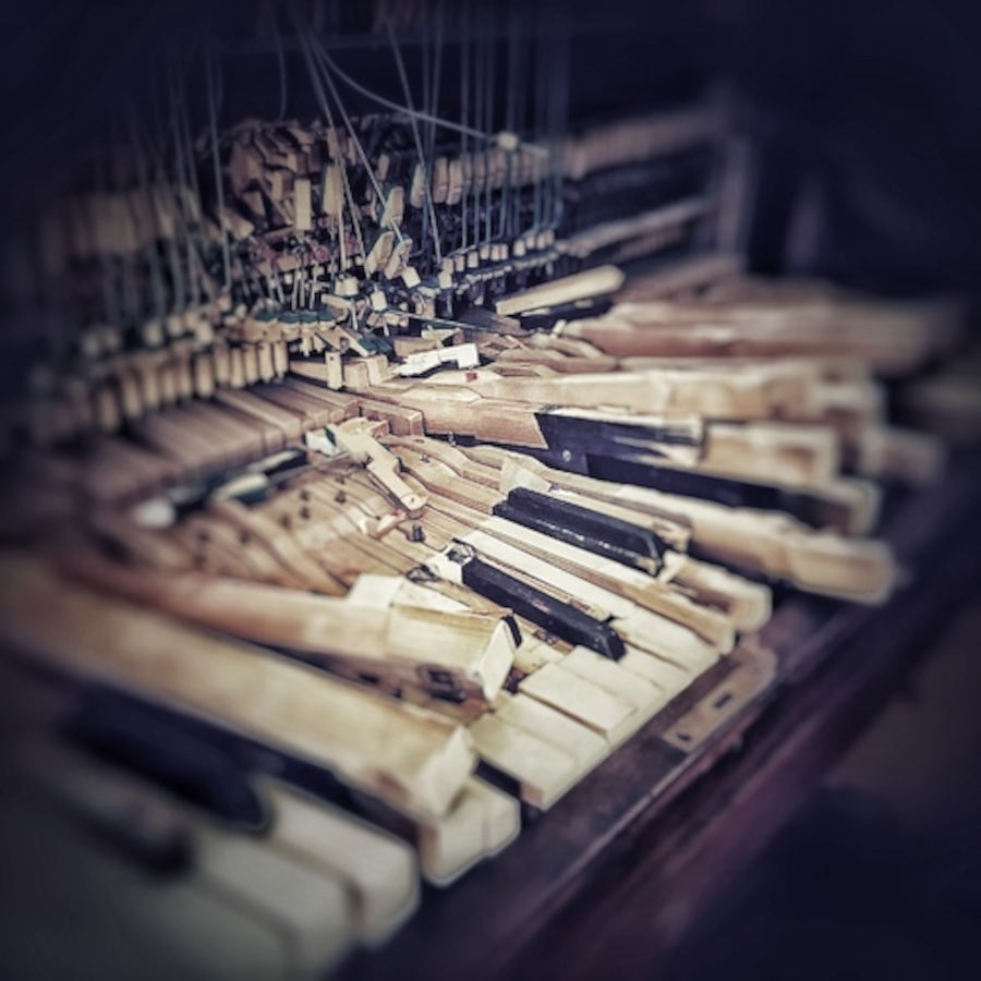 Klang - Drumbox: Broken Piano Kontakt Instruments Software GUI Artwork
