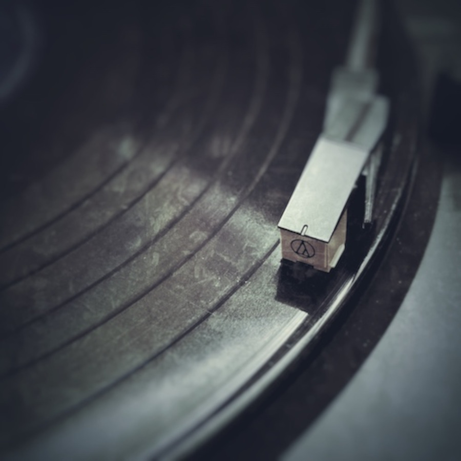 Klang - Drumbox: Vinyl Drums Kontakt Instruments Software GUI Artwork