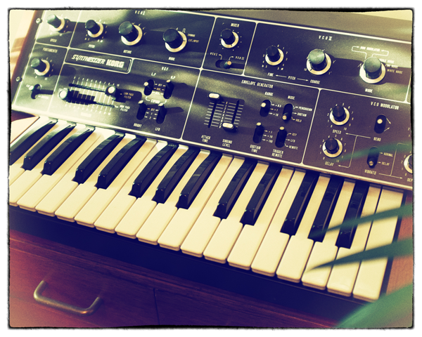 Rhythmic Robot - Poly 770 Screenshot 2
